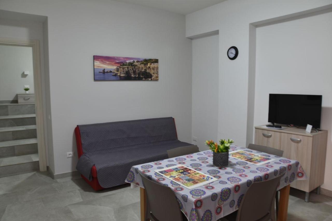 Case Vacanze Blue Sea Mascali Exterior photo